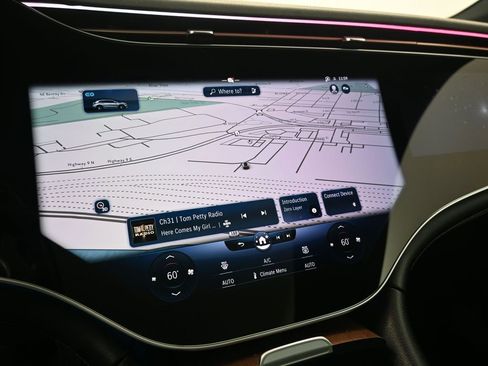 Used 2023 Mercedes-Benz EQS 580 4MATIC SUV image 18