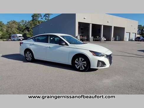 Used 2024 Nissan Altima 2.5 S image 35