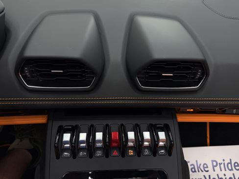 Used 2023 Lamborghini Huracan EVO RWD image 18