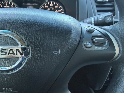 Used 2015 Nissan Pathfinder S image 28