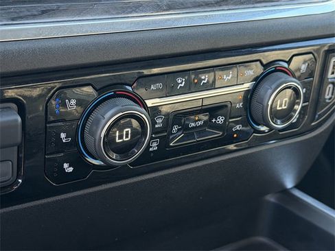 Used 2024 Chevrolet Silverado 2500 LTZ w/ LTZ Convenience Package image 19