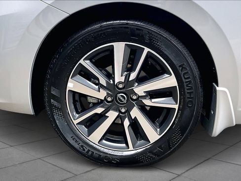 Certified 2025 Nissan Versa SV w/ Trunk Package image 9