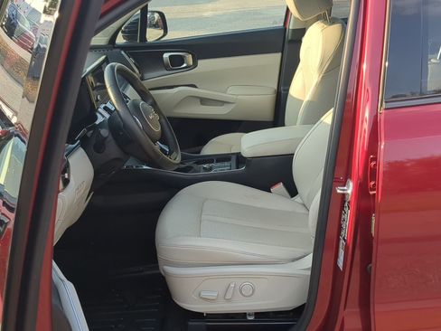 Certified 2022 Kia Sorento S w/ Panoramic Sunroof Package FWD image 11