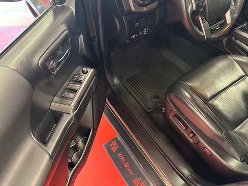 Certified 2022 Toyota Tacoma TRD Sport w/ TRD Premium Sport Package AWD/4WD image 9