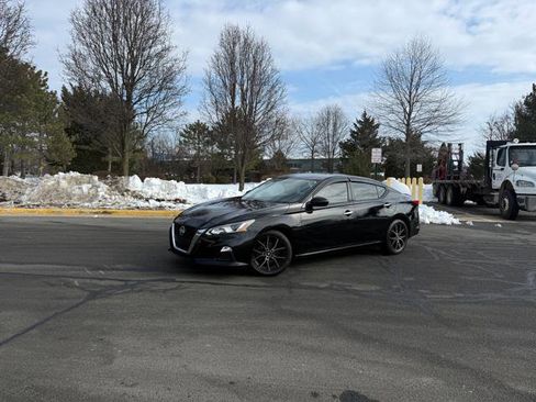 Used 2019 Nissan Altima 2.5 S image 1