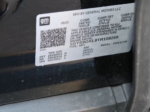 Used 2026 Cadillac Escalade Platinum Sport w/ LPO, ONYX Package image 35