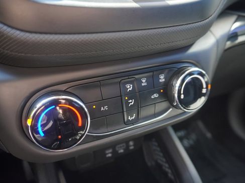 Used 2021 Chevrolet TrailBlazer LS FWD image 17