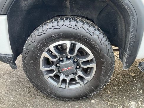 Used 2021 GMC Sierra 2500 AT4 w/ AT4 Preferred Package image 23