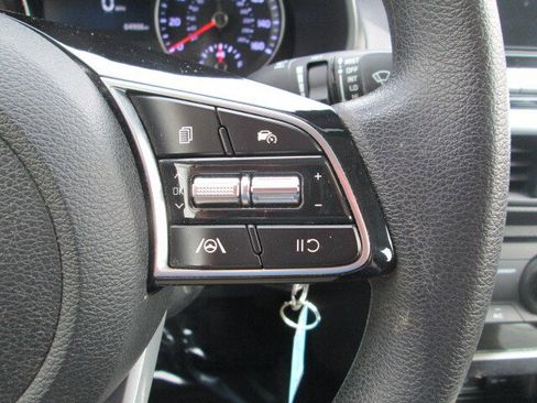 Used 2022 Kia Forte LXS w/ LXS Technology Package image 18