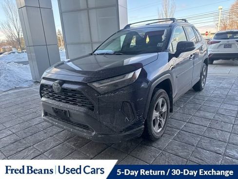 Used 2022 Toyota RAV4 XLE w/ XLE Grade Weather Package image 15