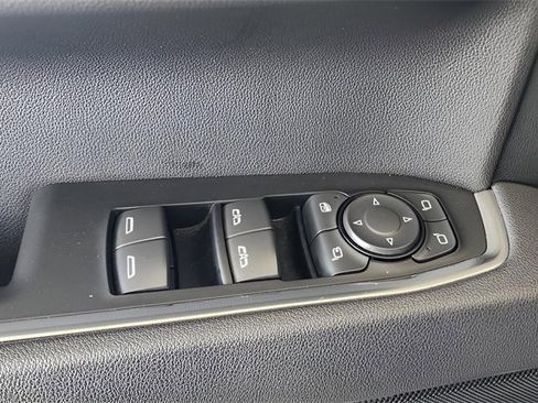 Used 2025 GMC Sierra 1500 SLT image 11