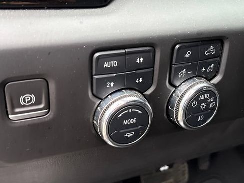 Used 2023 GMC Sierra 1500 Denali w/ Denali Reserve Package AWD/4WD image 18