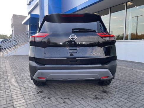 Used 2021 Nissan Rogue SV image 4