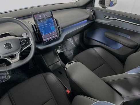 Used 2025 Volvo EX30 Ultra w/ Protection Package Premier image 22