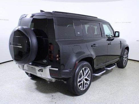Used 2023 Land Rover Defender 110 SE AWD/4WD image 7