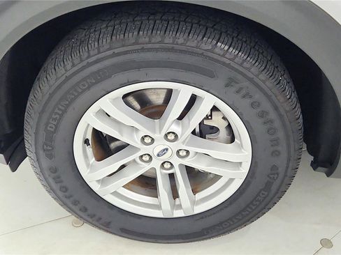 Used 2021 Ford Explorer XLT w/ Equipment Group 202A AWD/4WD image 10