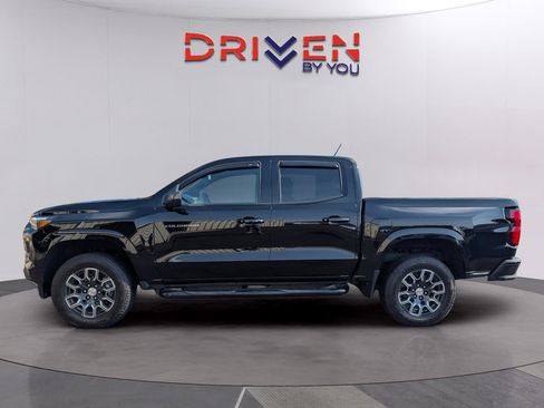Used 2024 Chevrolet Colorado LT w/ LT Convenience Package III RWD image 2