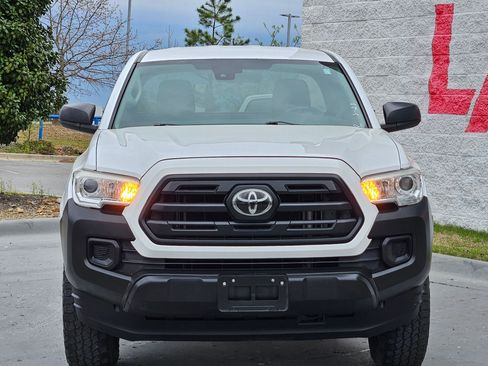 Used 2019 Toyota Tacoma SR image 2