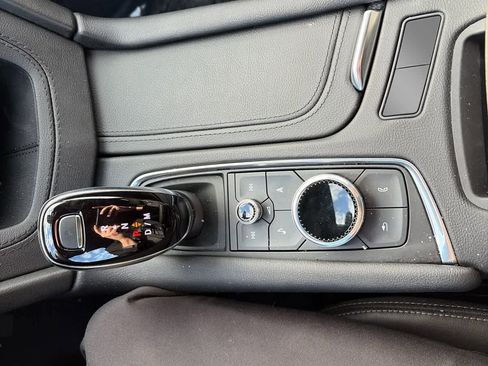 Used 2025 Cadillac XT5 Premium Luxury image 13