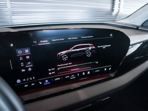 Certified 2025 Audi Q6 e-tron Premium Plus w/ Premium Plus AWD/4WD image 23
