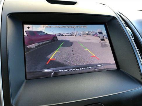 Used 2019 Ford Edge SEL AWD/4WD image 18