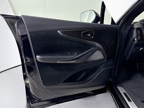 Used 2025 Aston Martin DBX 707 image 15