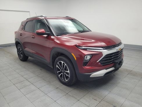 Used 2025 Chevrolet TrailBlazer LT AWD/4WD image 13