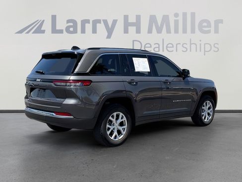 Used 2022 Jeep Grand Cherokee Limited w/ Luxury Tech Group II RWD image 5