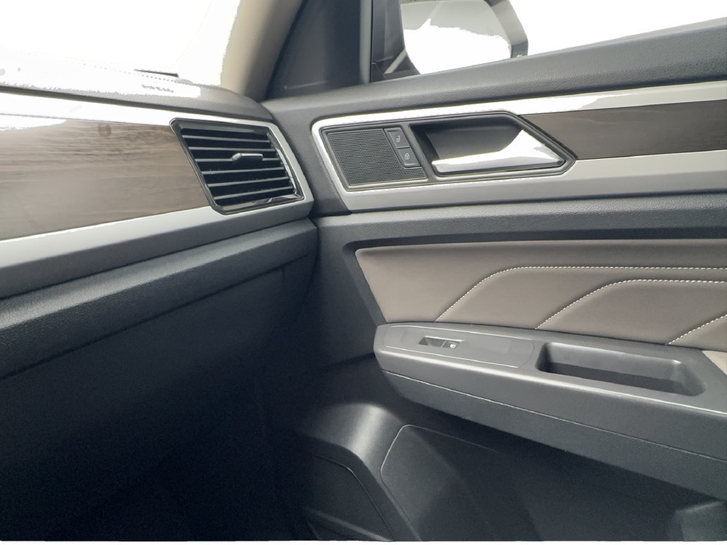 Used 2023 Volkswagen Atlas SE w/ Panoramic Sunroof Package FWD image 51