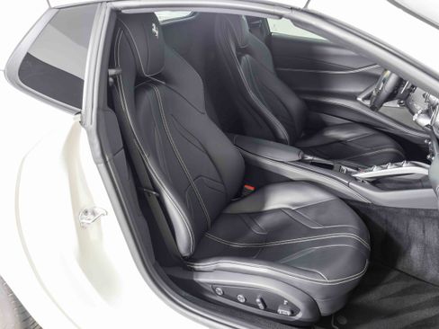Used 2021 Ferrari 812 GTS image 41
