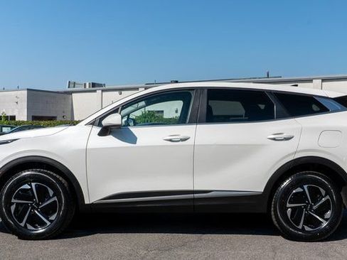Used 2023 Kia Sportage LX AWD/4WD image 9