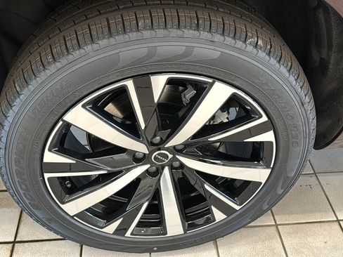 New 2026 Volvo XC90 B5 Core AWD/4WD image 32