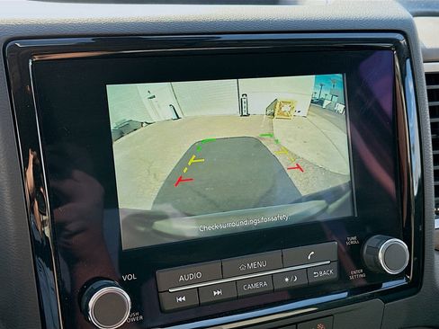 Used 2024 Nissan Frontier SV w/ SV Convenience Package image 22