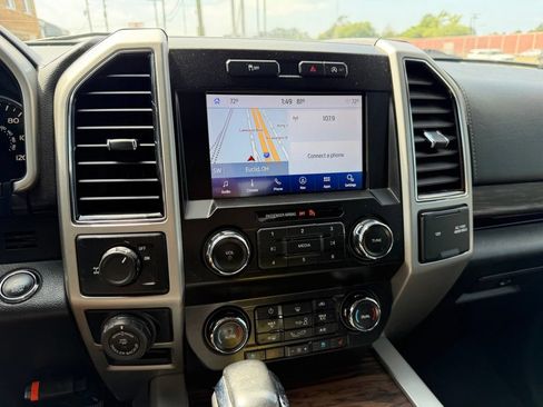 Used 2019 Ford F150 Lariat w/ Trailer Tow Package RWD image 26