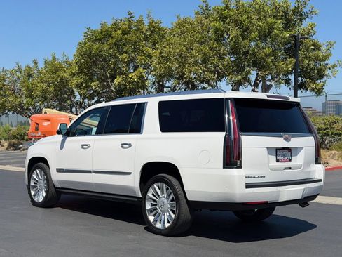 Used 2019 Cadillac Escalade ESV Platinum AWD/4WD image 5