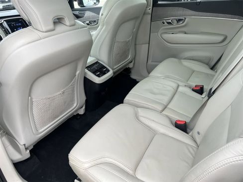 Used 2022 Volvo XC90 T6 Inscription w/ Advanced Package image 19