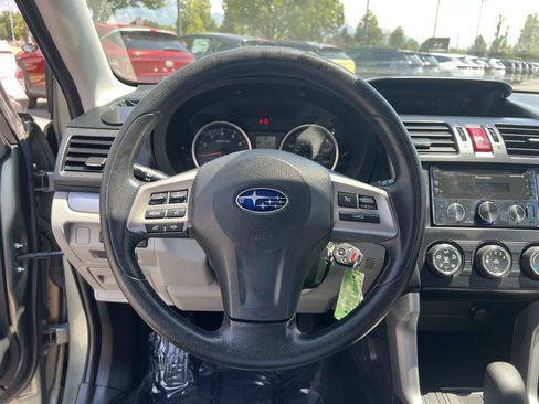 Used 2014 Subaru Forester 2.5i AWD/4WD image 34