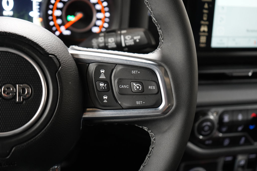 Certified 2025 Jeep Wrangler Unlimited Sahara AWD/4WD image 15