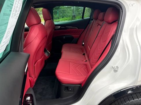 Used 2025 Maserati Grecale Modena AWD/4WD image 13
