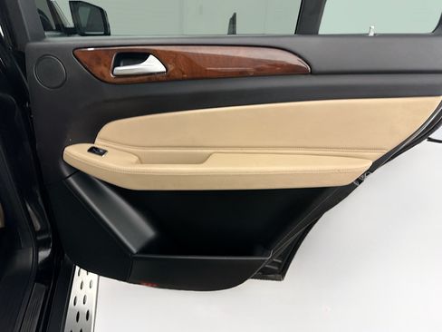 Used 2018 Mercedes-Benz GLS 450 4MATIC image 34