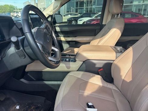 Used 2023 Ford Expedition Max Limited image 9