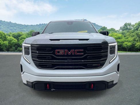 Used 2023 GMC Sierra 1500 AT4 w/ AT4 Premium Package AWD/4WD image 28