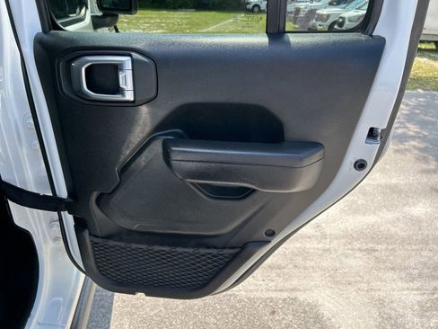 Used 2024 Jeep Wrangler Unlimited Rubicon image 39