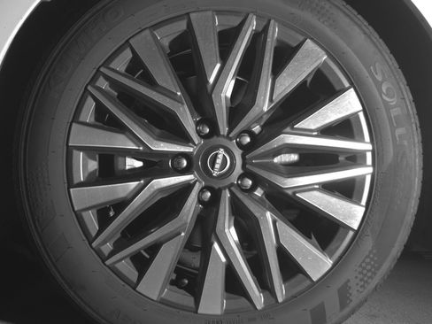 Used 2025 Nissan Altima 2.5 SV image 12