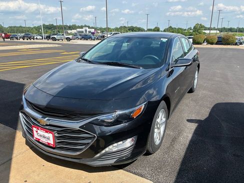 Used 2022 Chevrolet Malibu LT FWD image 9