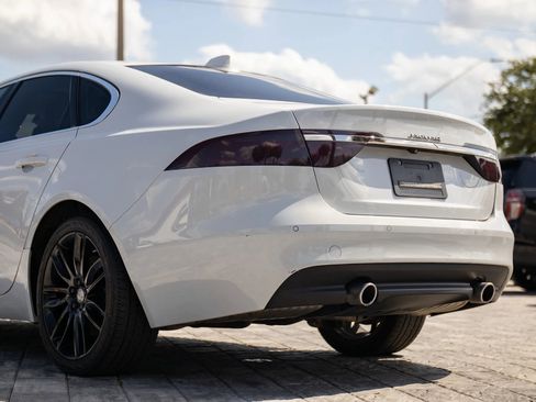 Used 2018 Jaguar XF Portfolio AWD/4WD image 11