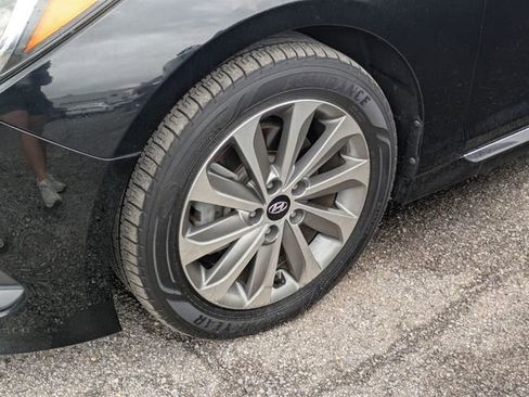 Used 2015 Hyundai Sonata Sport w/ Option Group 03 FWD image 6