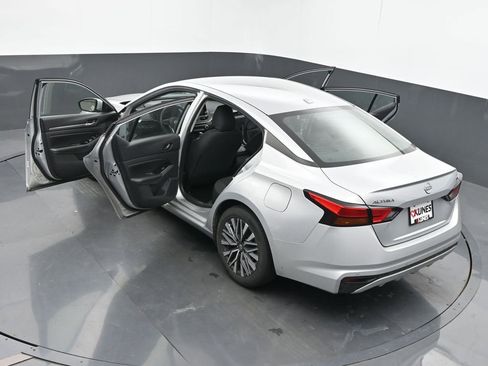 Used 2023 Nissan Altima 2.5 SV FWD image 66