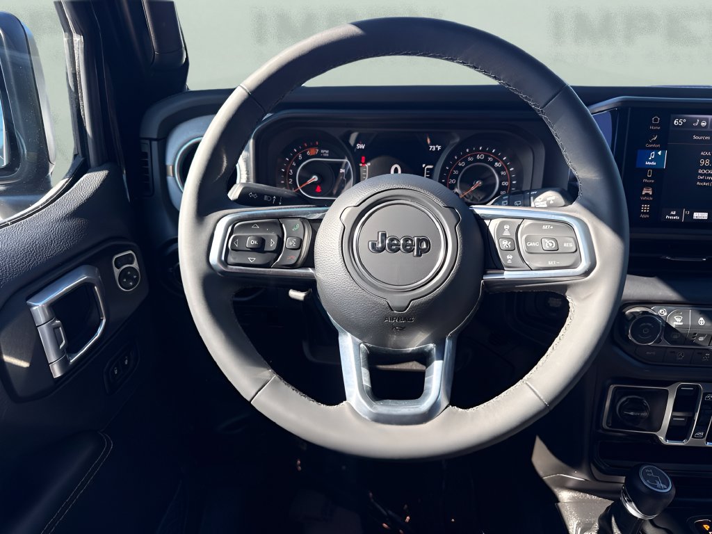 Used 2026 Jeep Wrangler Unlimited Sahara AWD/4WD image 15