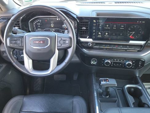 Used 2023 GMC Sierra 1500 SLT w/ SLT Convenience Package AWD/4WD image 9